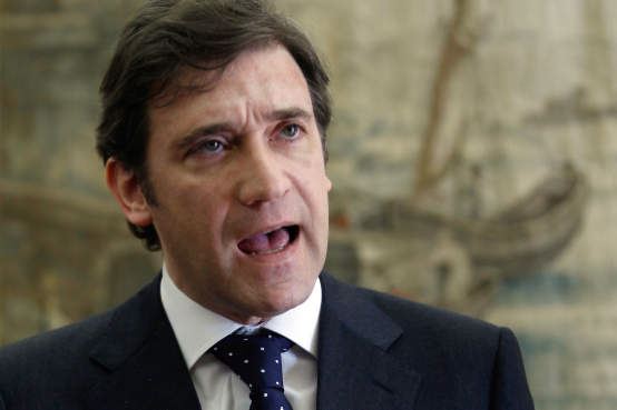 Passos Coelho acusa Sócrates de fugir à realidade da recessão no primeiro trimestre do ano